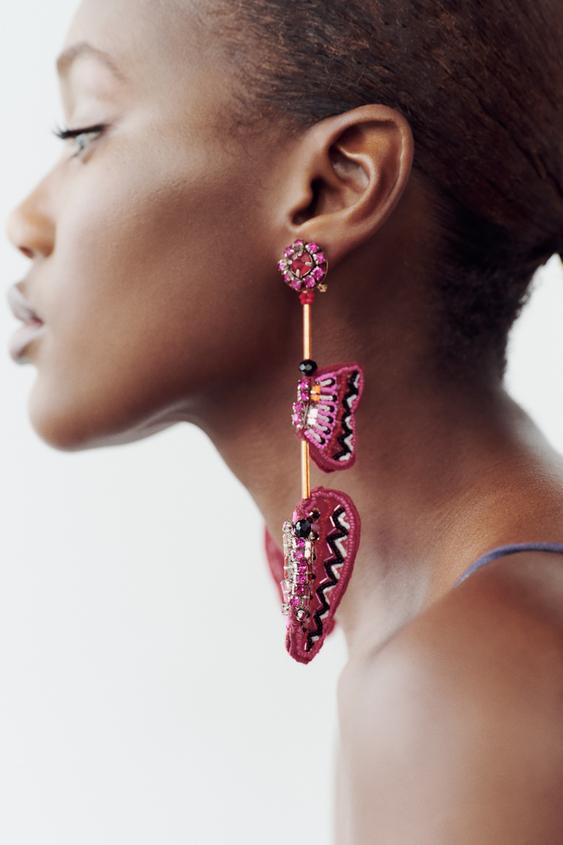 BOUCLES D’OREILLES PAPILLON AVEC BIJOUX FANTAISIES