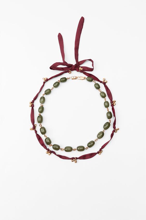 LOT DE COLLIERS EN SOIE AVEC FANTAISIES