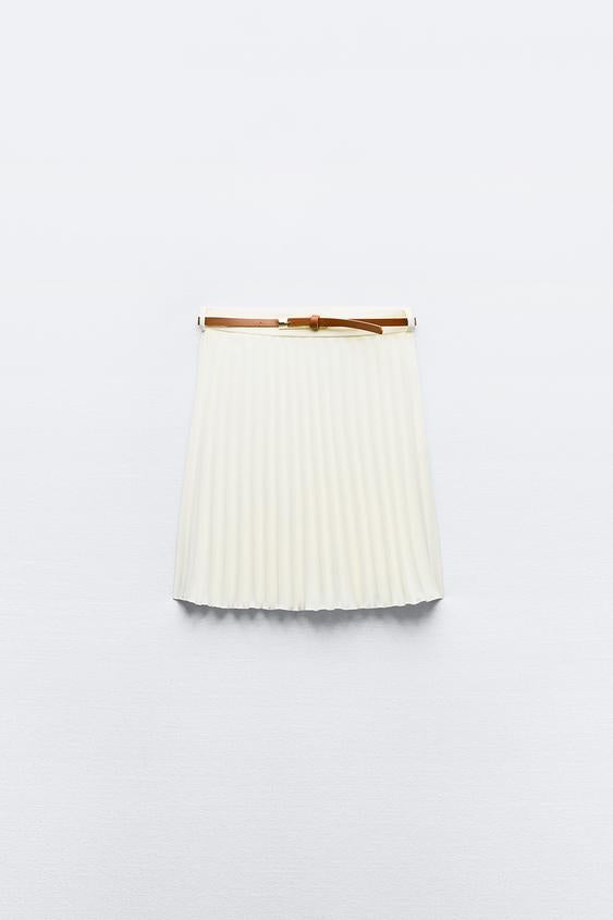 JUPE COURTE PLISSÉE AVEC CEINTURE