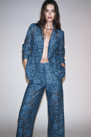 LACE BLAZER