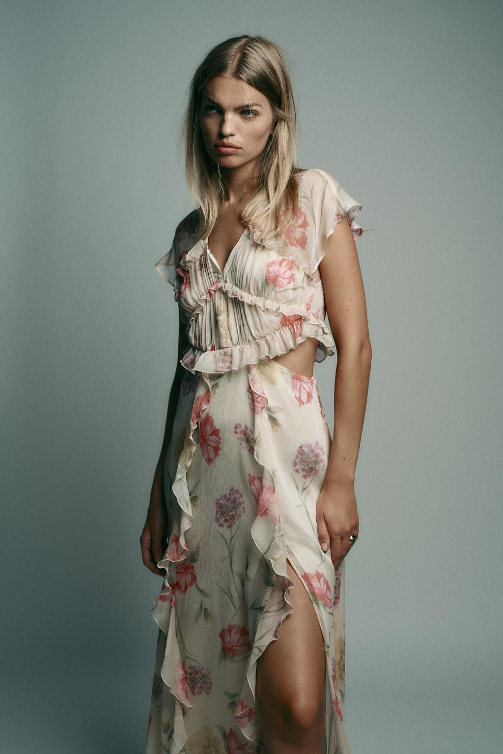 FLORAL PRINT CUT-OUT MIDI DRESS